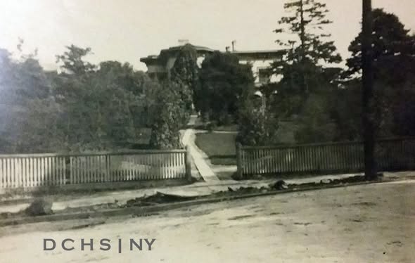 Black and White Photo of Robert Sanford's Willowbrook Estate